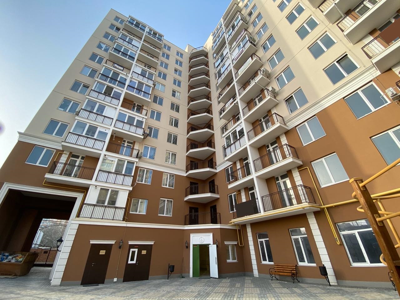 Два академіка