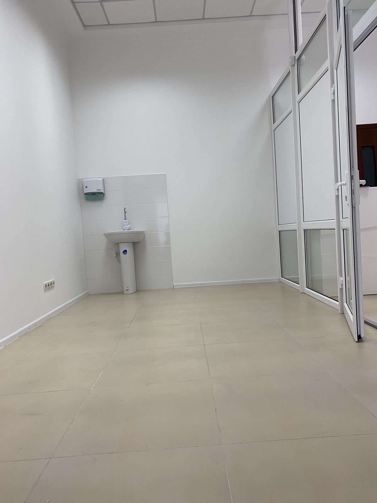 Офис-магазин переулок Матросова/ проспект Шевченко