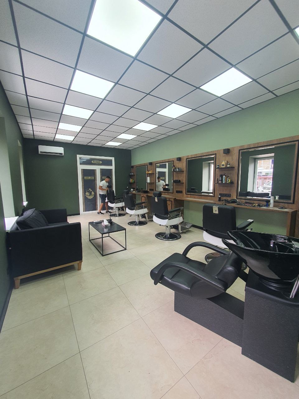 Офис-магазин в переулке Матросова / проспект Шевченко.