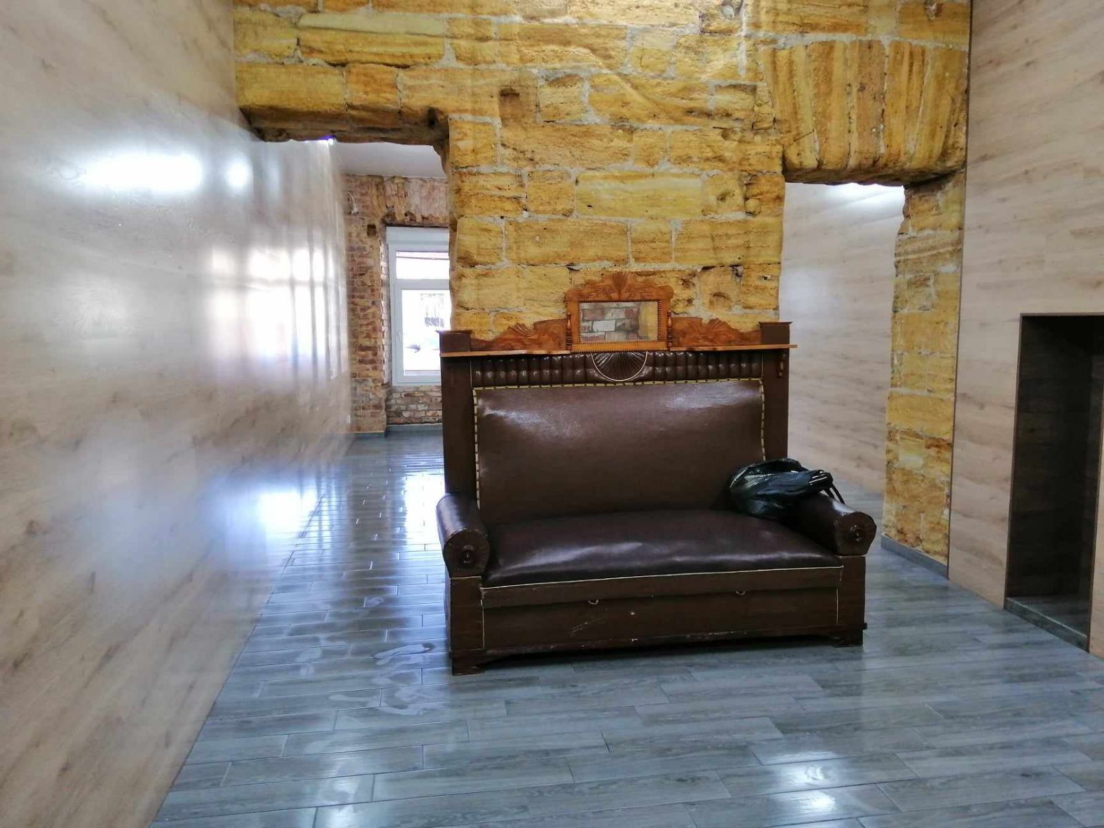 Продам! Комерційне приміщення у два рівні під бізнес!