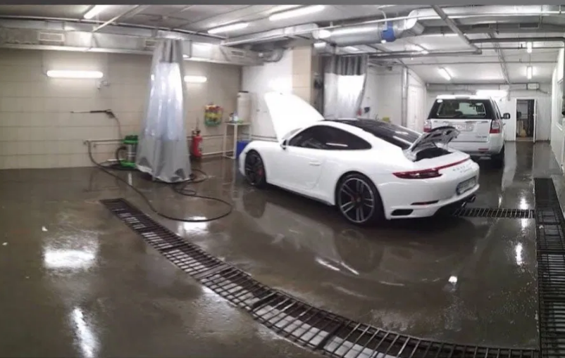 Продам автомийку , що діє . Парк Шевченка 140 кв м