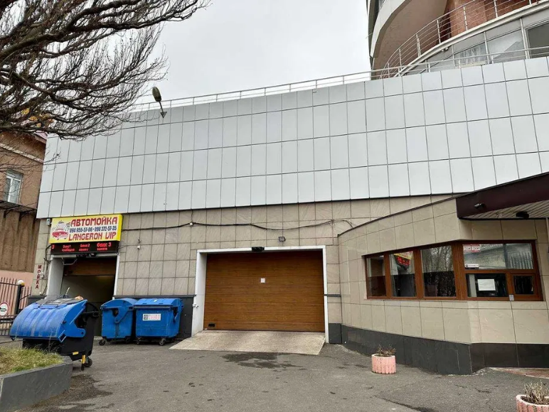 Продам автомийку , що діє . Парк Шевченка 140 кв м