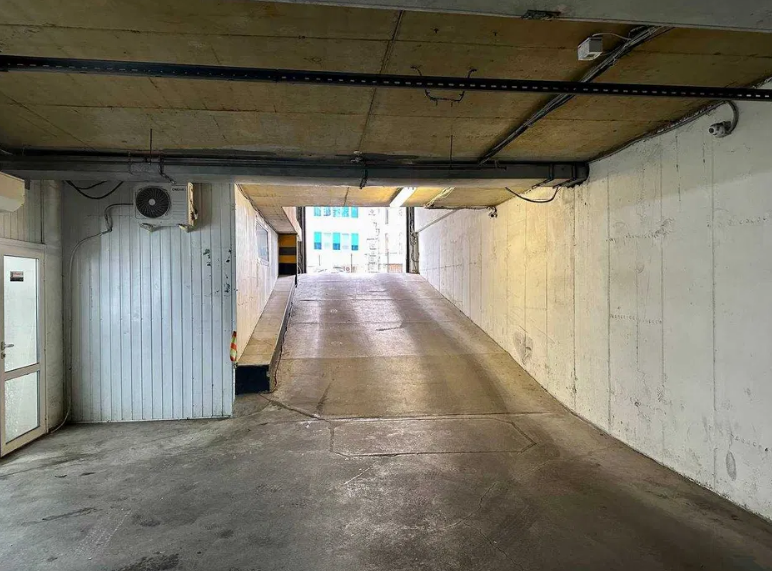 Продам автомийку , що діє . Парк Шевченка 140 кв м