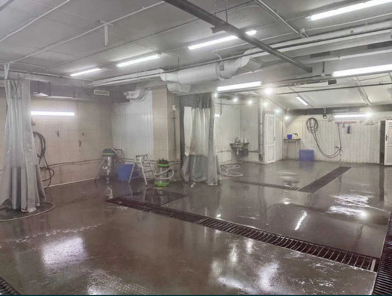 Продам автомийку , що діє . Парк Шевченка 140 кв м