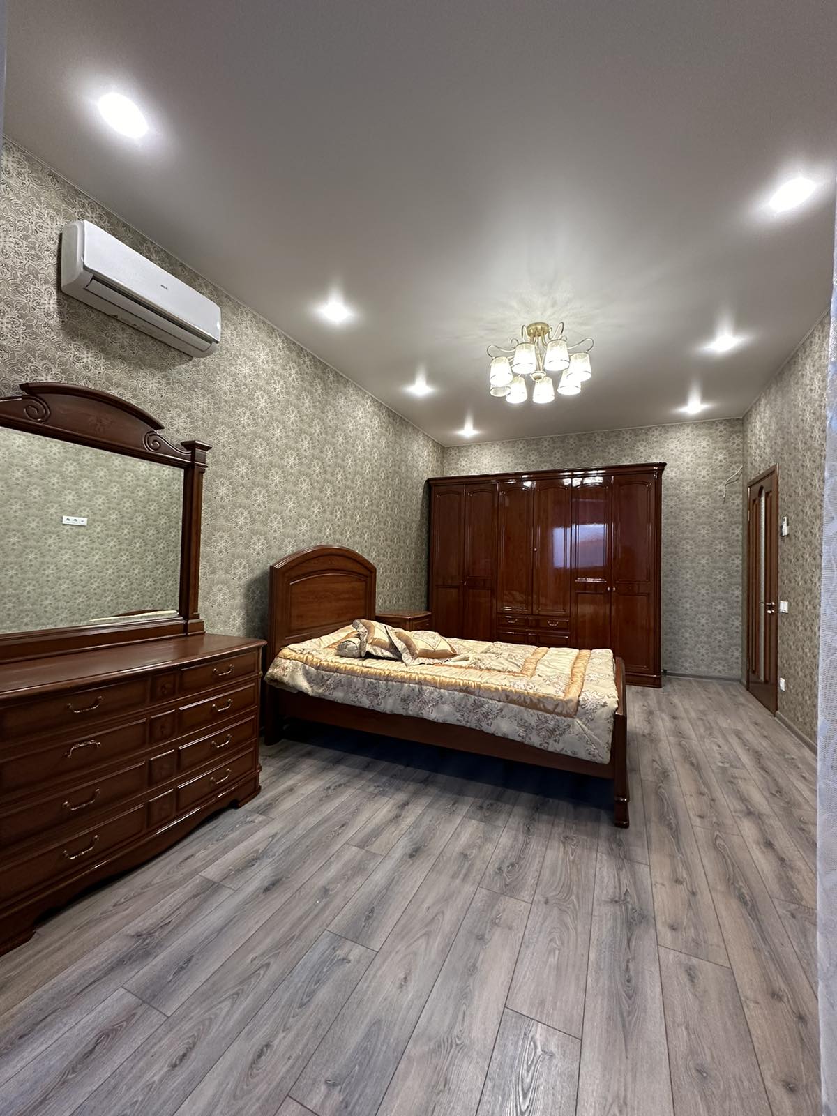 Квартира на Заболотного Академика ул.