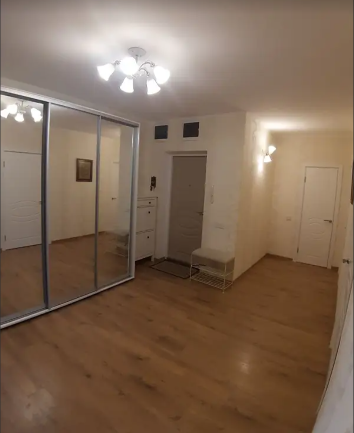 В продаже 3 х комнатная квартира с ремонтом и  мебелью