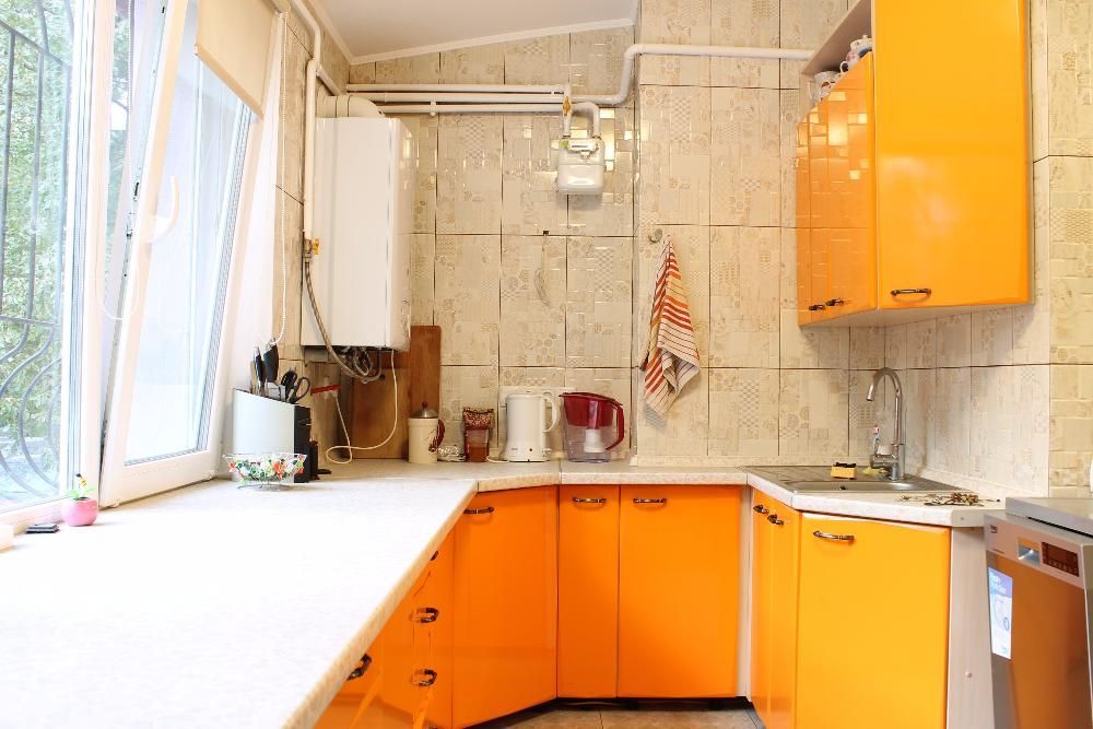 Квартира на Середня вул.