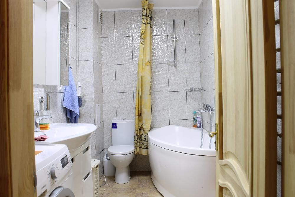 Квартира на Середня вул.