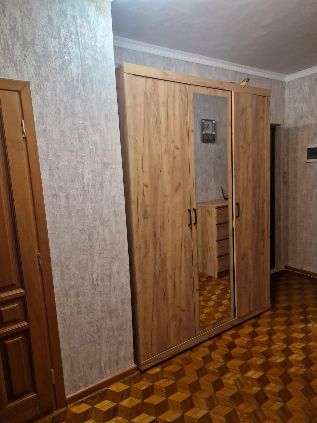 Продається 3к. квартира на Кримській вул.