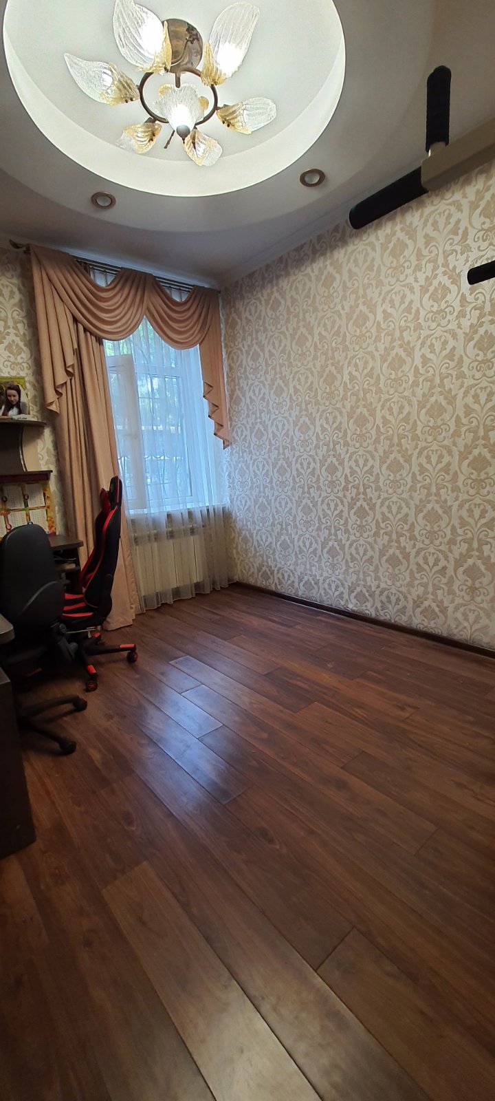 Продається 3к. квартира на Чепиги Атамана вул.