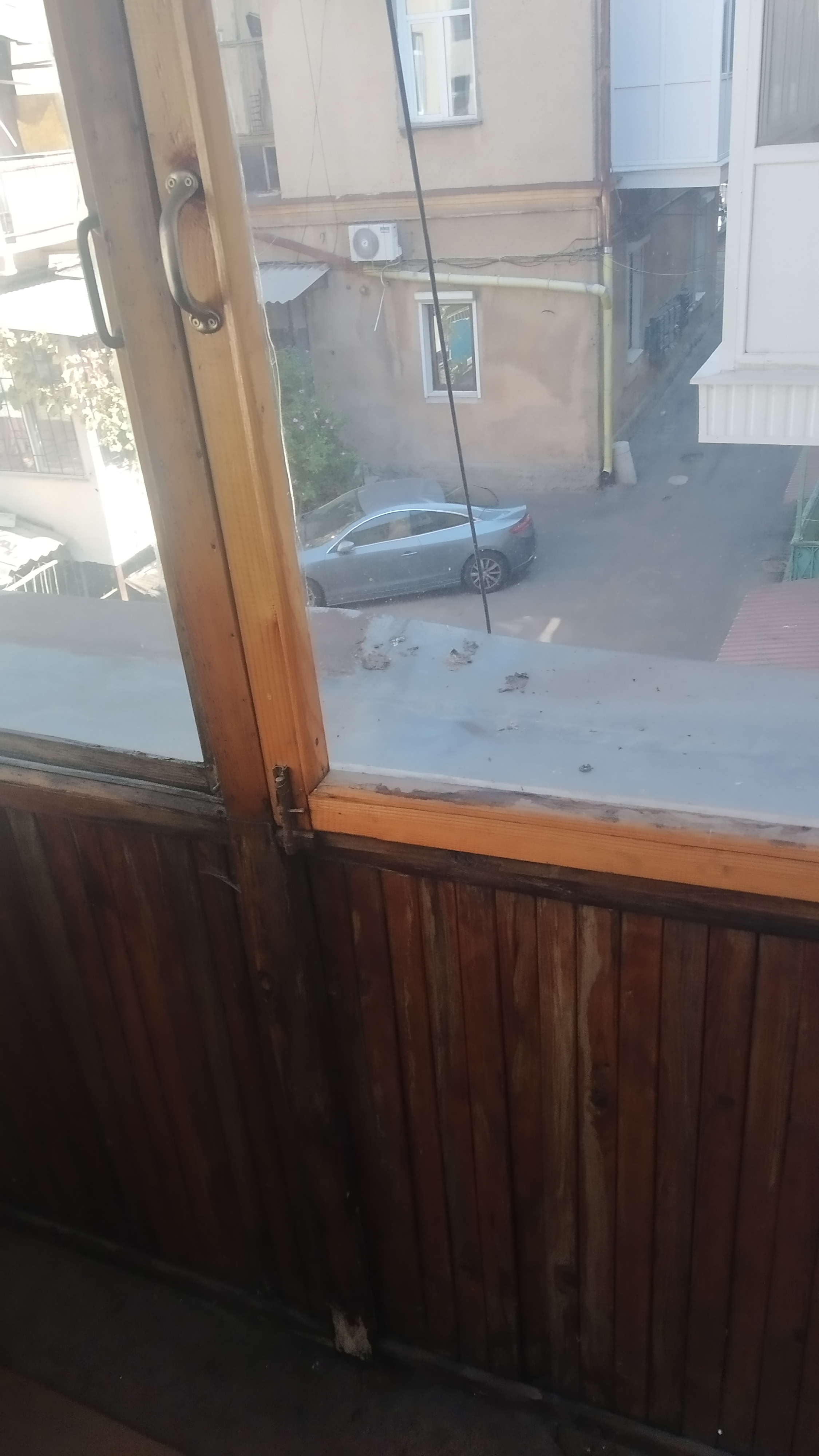 Комуна на Канатна вул.