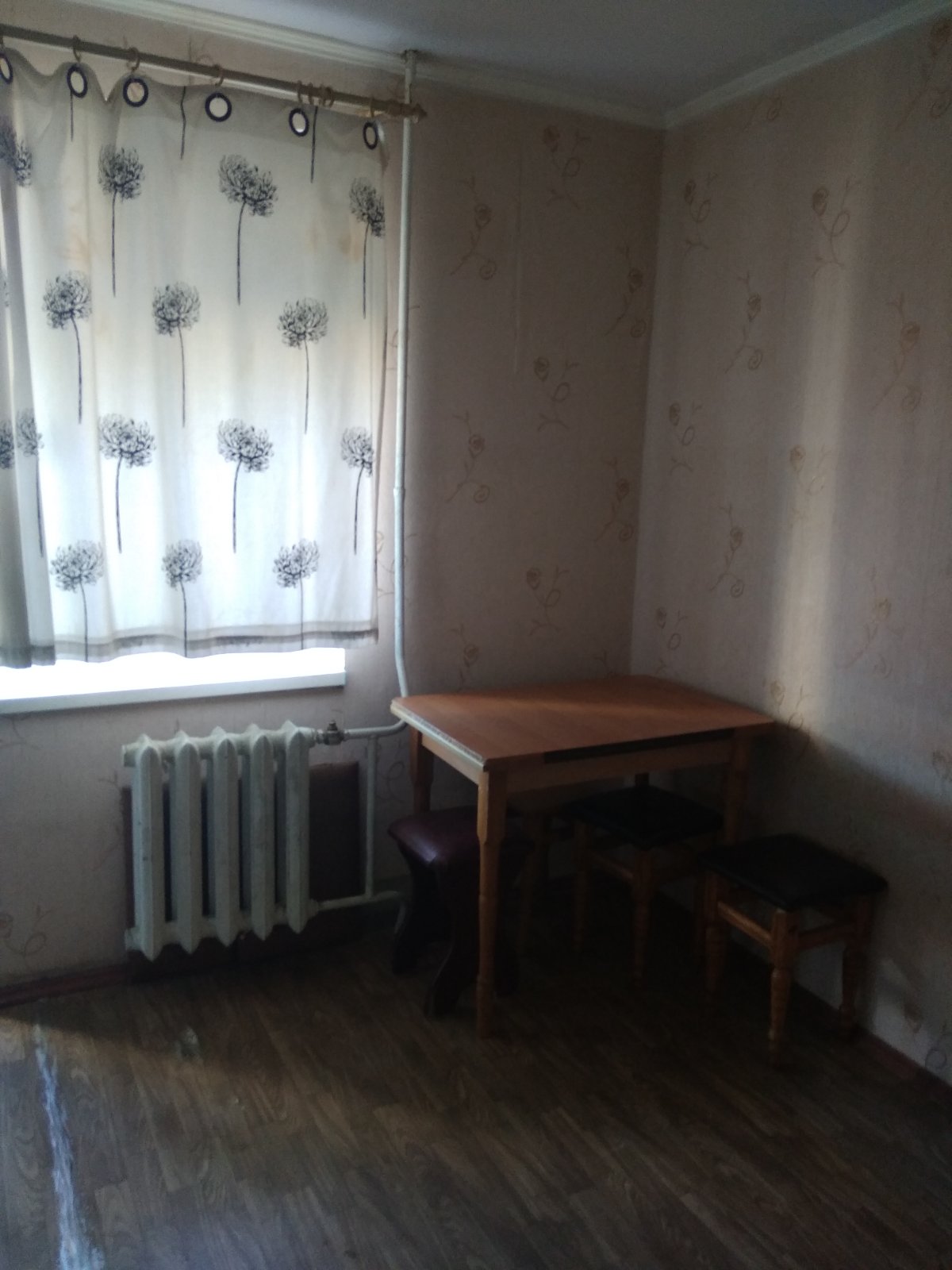 Продам простору квартиру в цегляному будинку