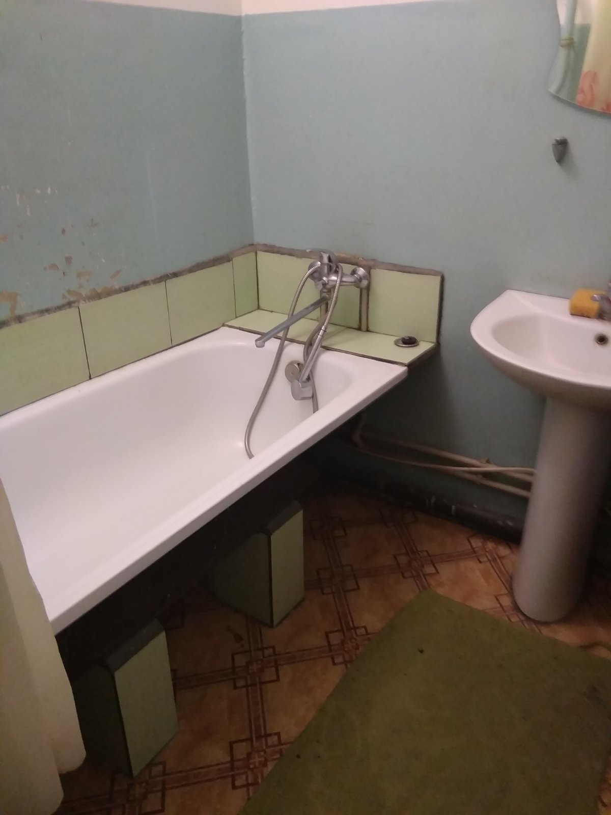 Продам простору квартиру в цегляному будинку