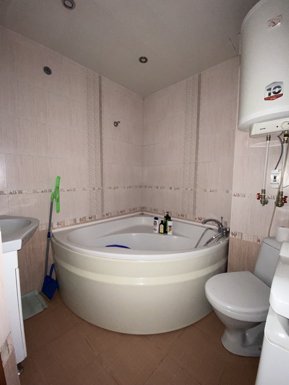 Квартира на Генерала Бочарова вул.