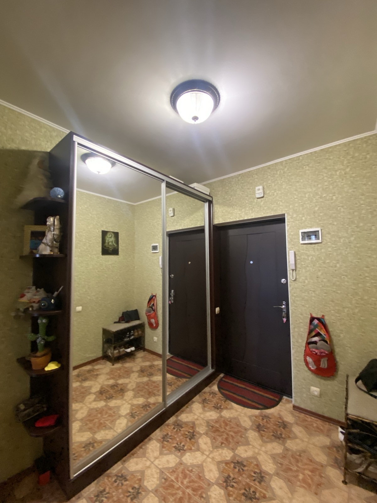 Квартира в Радужном массиве ул.