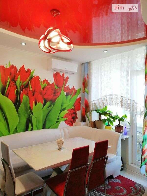 Продам 3-кімнатну квартиру в сучасному житловому комплексі на Молдаванці.