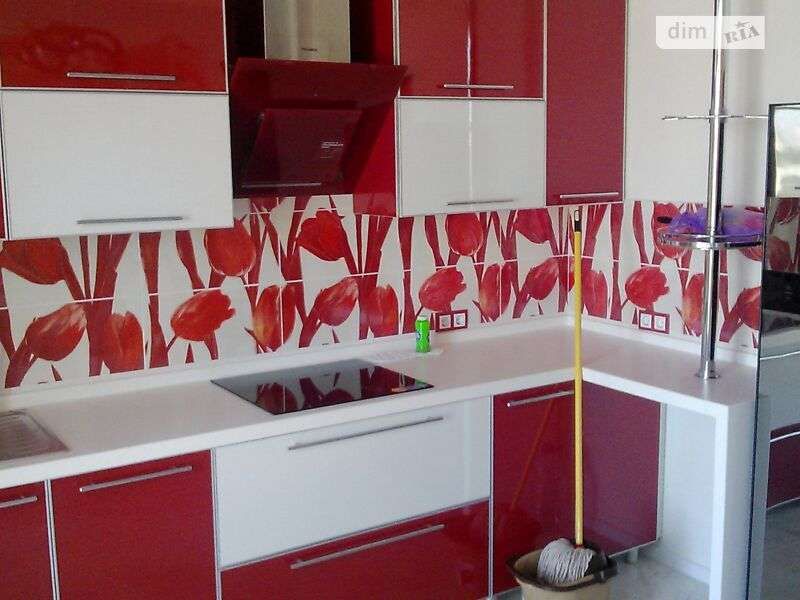 Продам 3-кімнатну квартиру в сучасному житловому комплексі на Молдаванці.