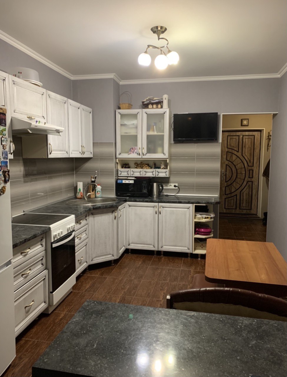 Продам квартиру в ЖК Бурштиновий Шкільна вул.