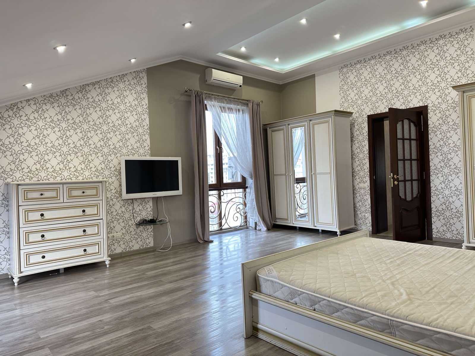 Квартира на Жуковского ул.