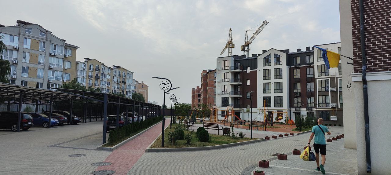 ЕКС! Продам! Терміново! 2-кім. квартира в Сахарова під держ. програми