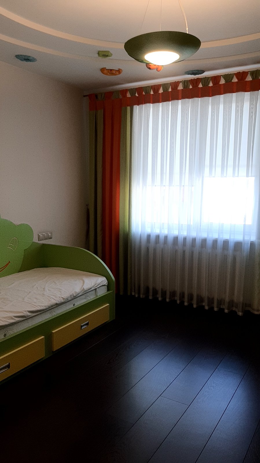 Квартира на Заболотного Академіка вул.