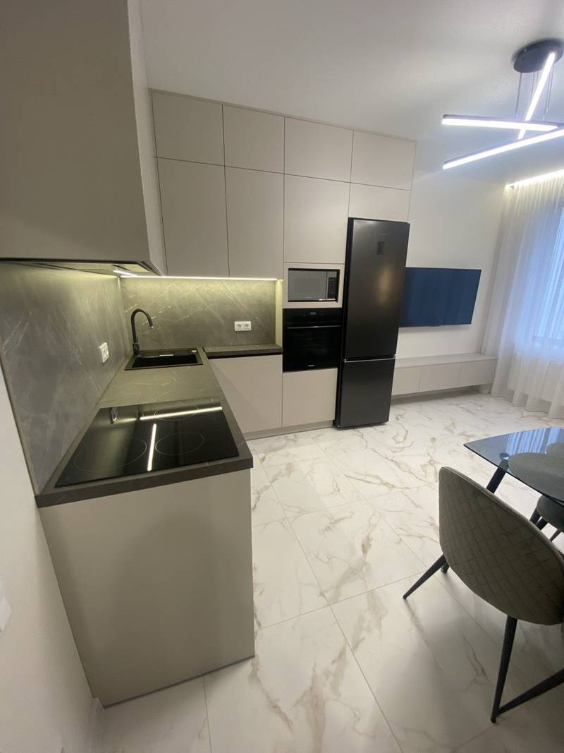 Продам двокімнатну квартиру зі свіжим ремонтом: АКРОПОЛЬ