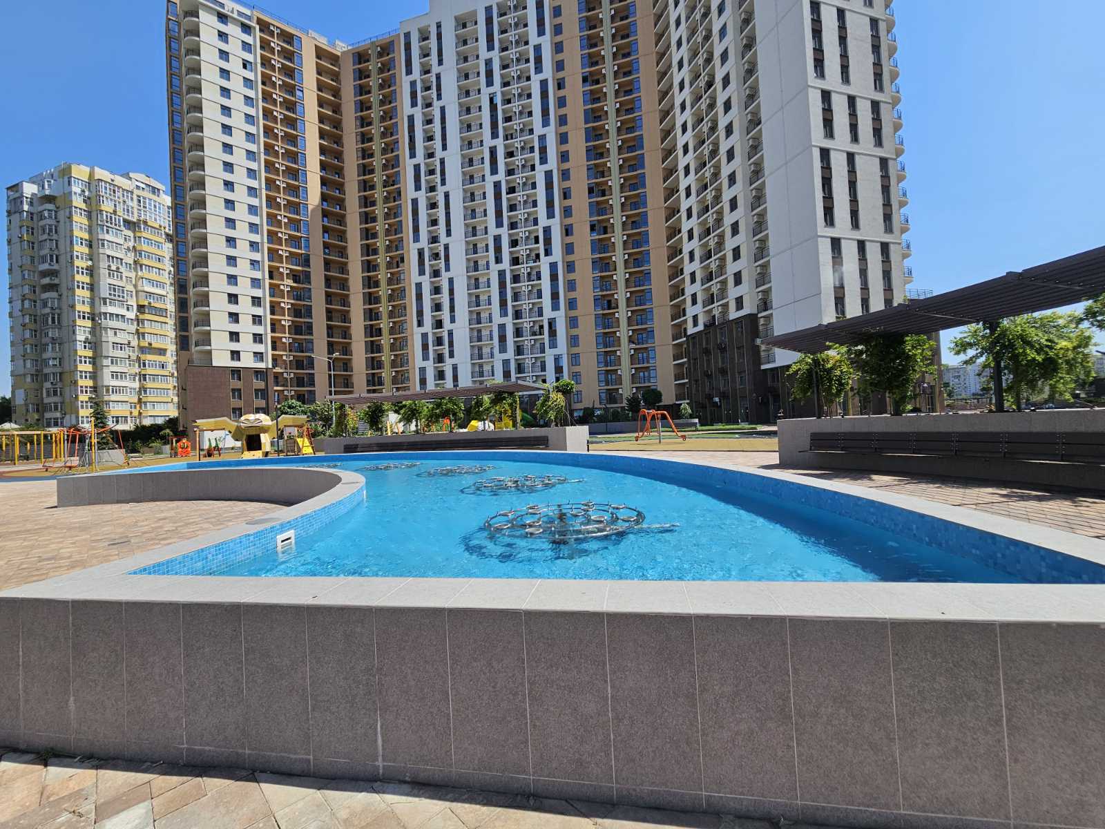 2-кімнатна Квартира в Кадорр Сіті .66 Перлина