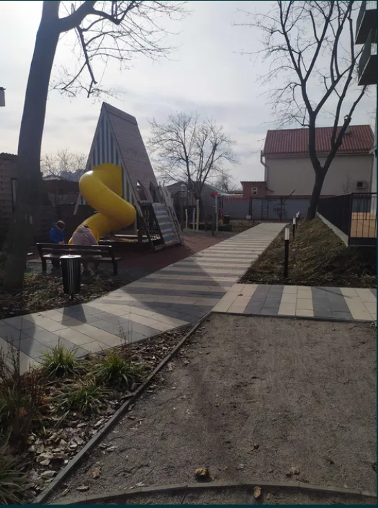 квартира на  Авдеева-Черноморского вул