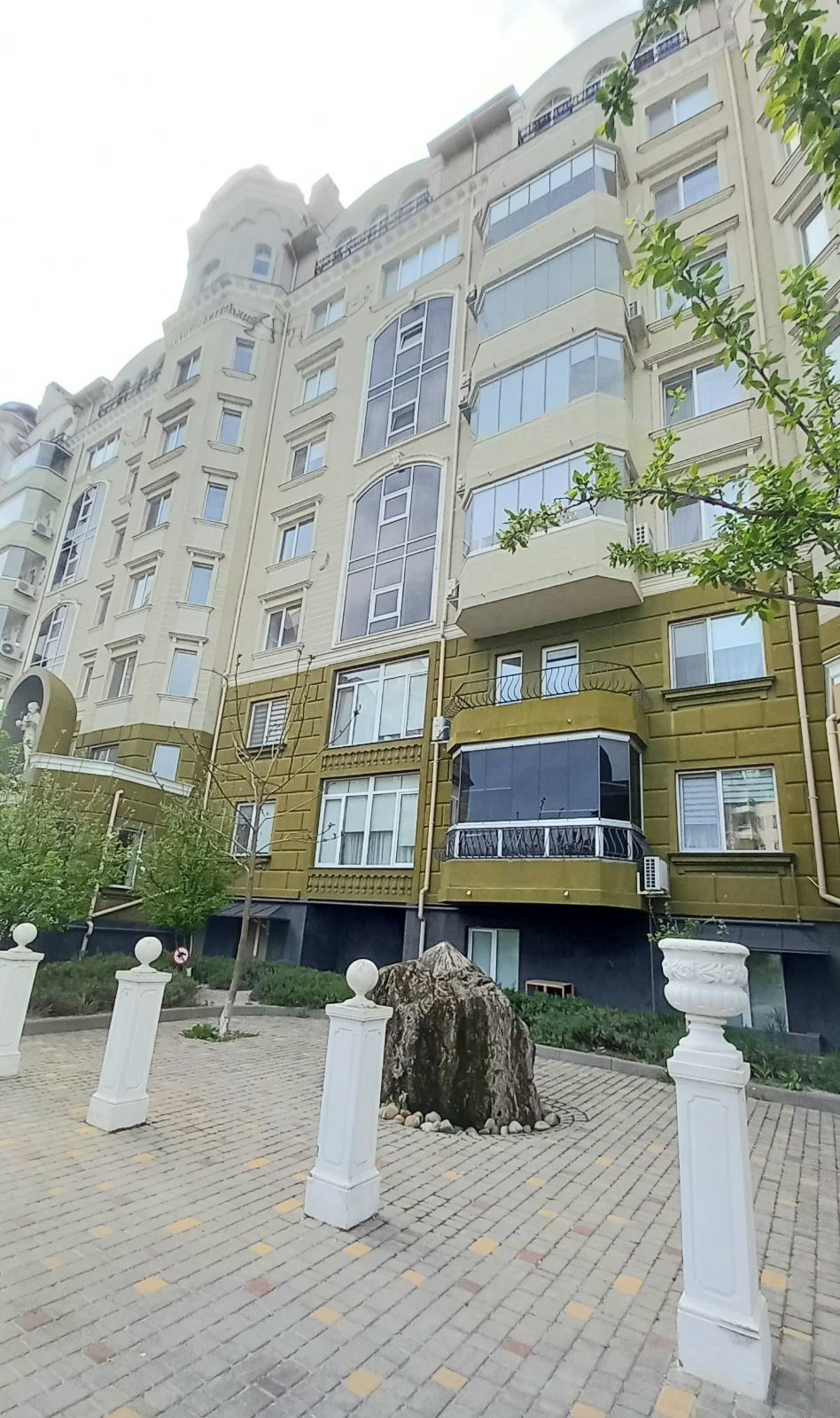 У продажу 3-х кім квартира в ЖК Зелений мис з дорогим продажем ремонтом та меблями