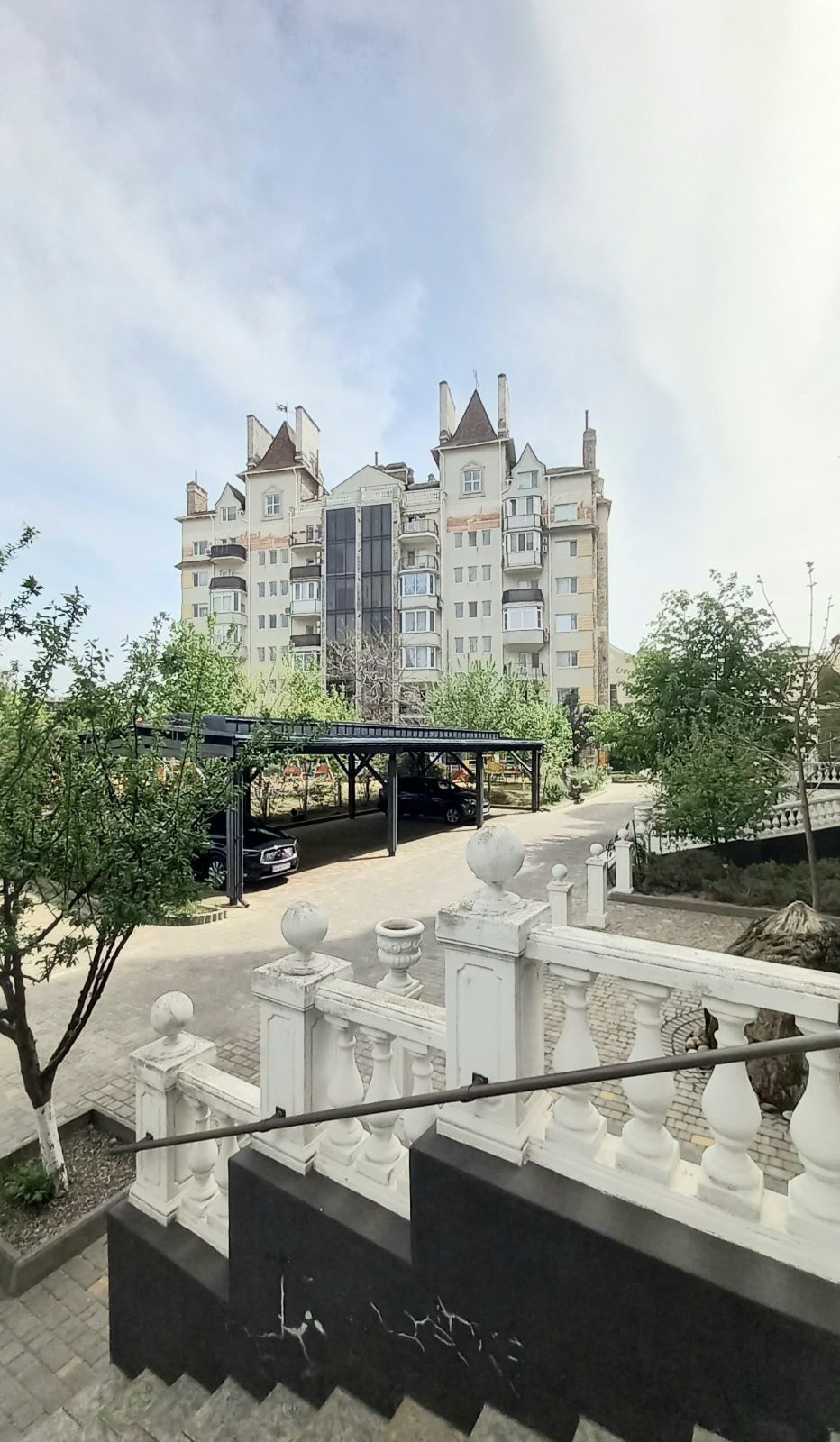 У продажу 3-х кім квартира в ЖК Зелений мис з дорогим продажем ремонтом та меблями