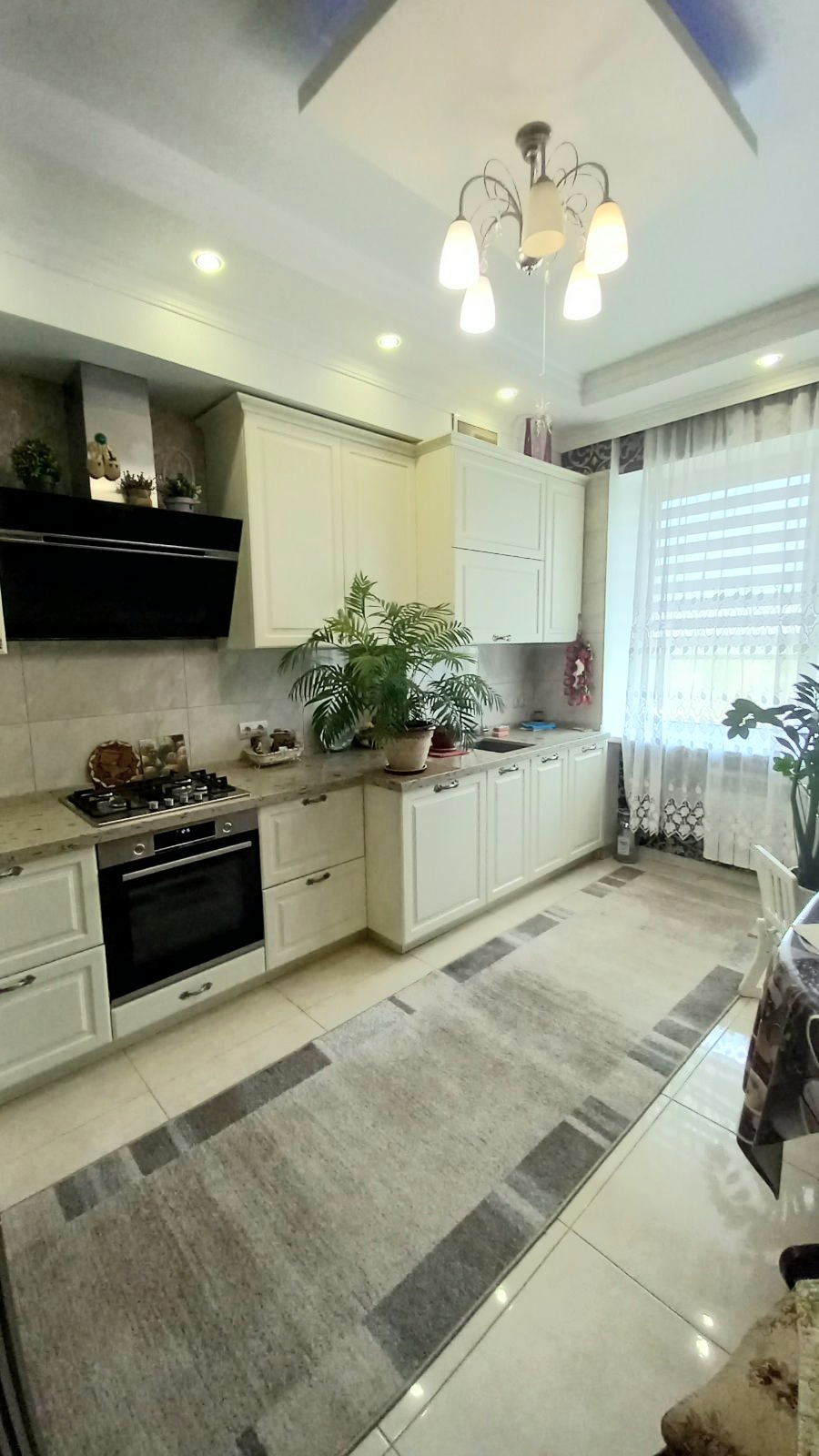 У продажу 3-х кім квартира в ЖК Зелений мис з дорогим продажем ремонтом та меблями