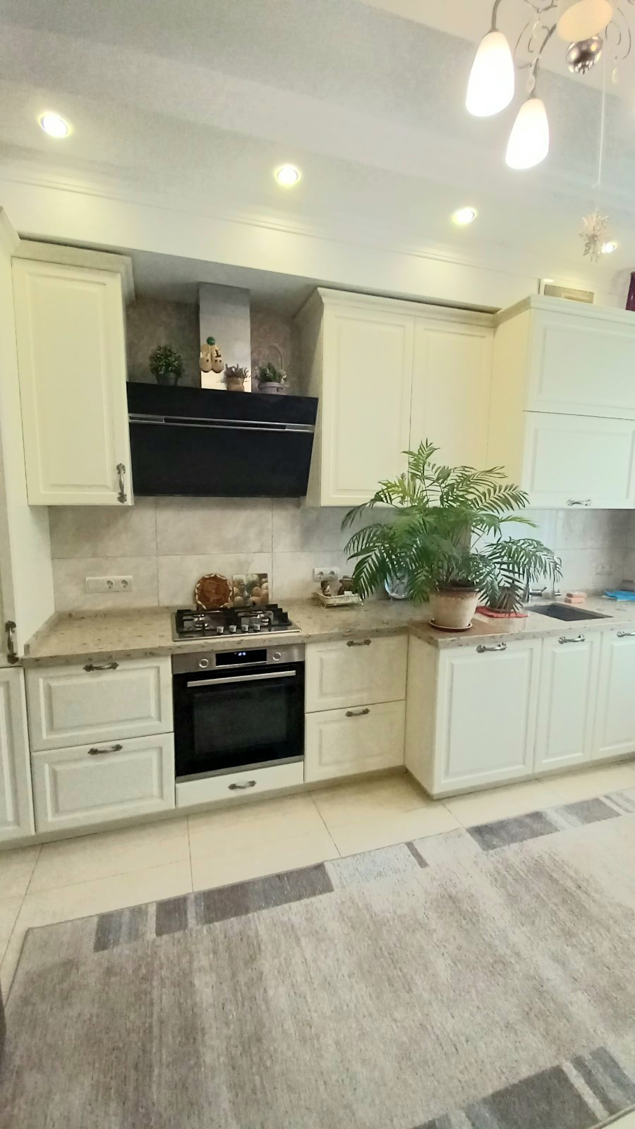 У продажу 3-х кім квартира в ЖК Зелений мис з дорогим продажем ремонтом та меблями