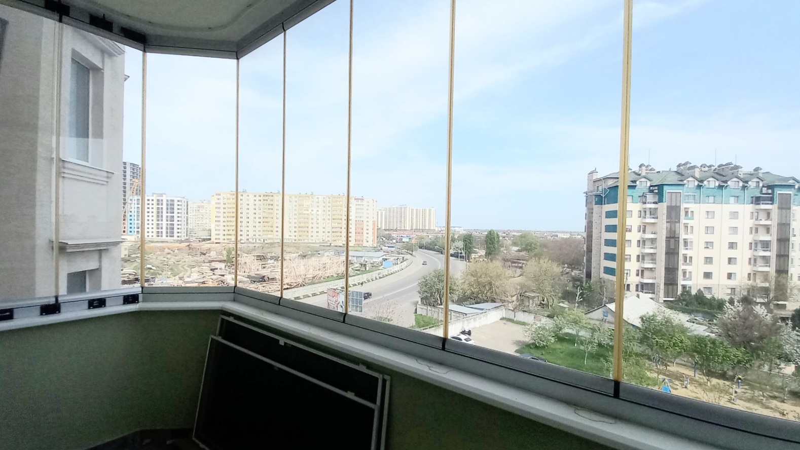 У продажу 3-х кім квартира в ЖК Зелений мис з дорогим продажем ремонтом та меблями