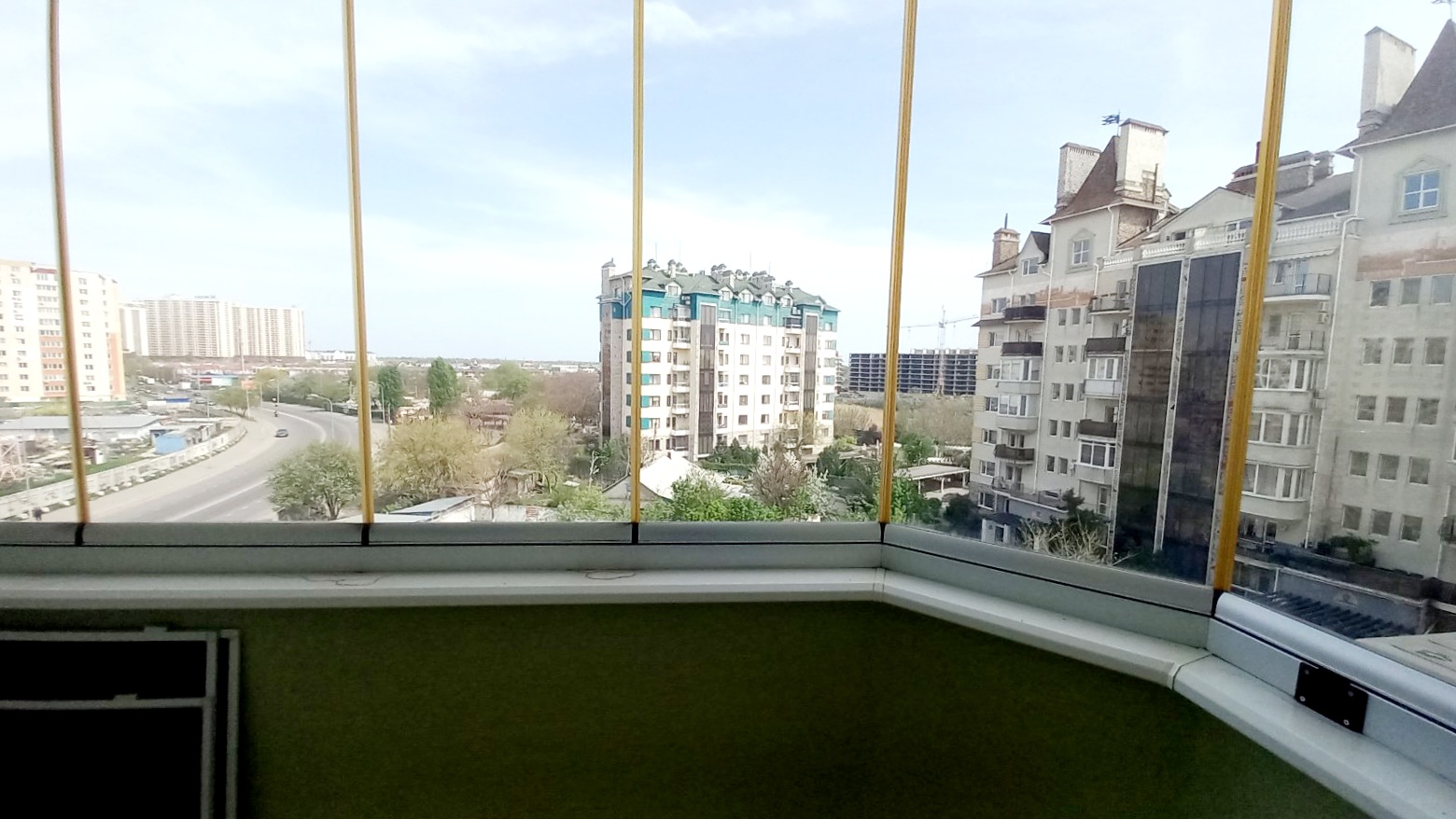 У продажу 3-х кім квартира в ЖК Зелений мис з дорогим продажем ремонтом та меблями