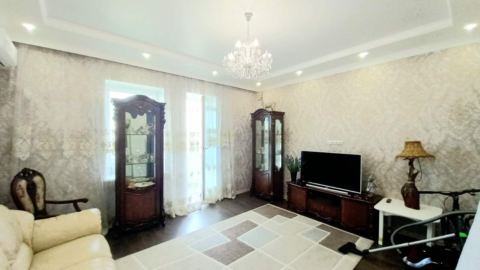 У продажу 3-х кім квартира в ЖК Зелений мис з дорогим продажем ремонтом та меблями