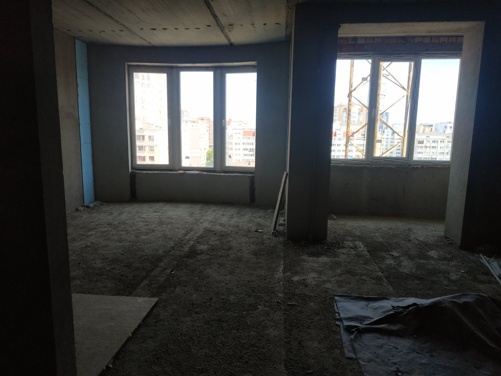 Двохрівнева квартира на Зоопарковій