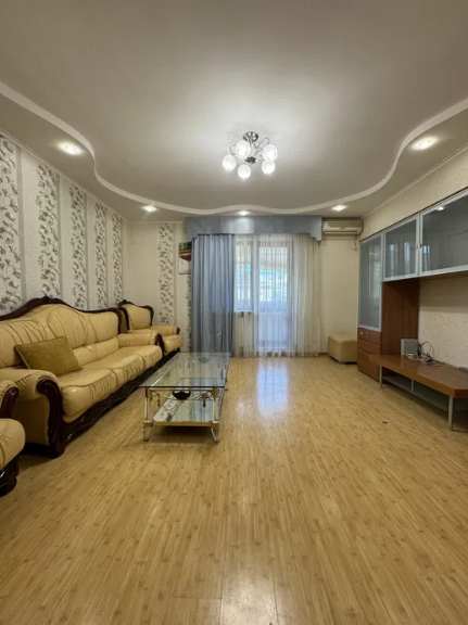 Квартира на Колонтаївська вул.