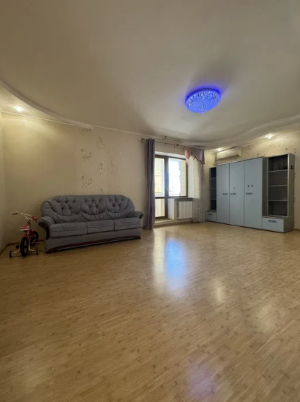 Квартира на Колонтаївська вул.