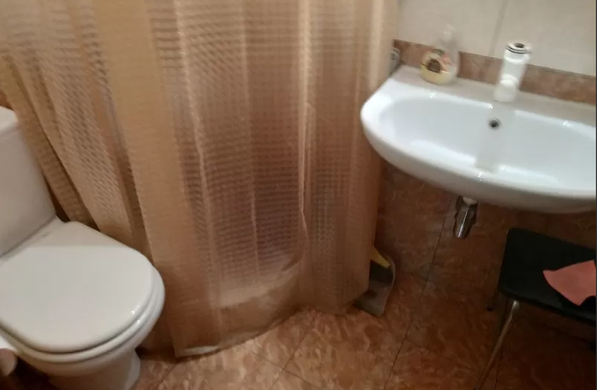 Однокімнатна квартира на Зоопарковій