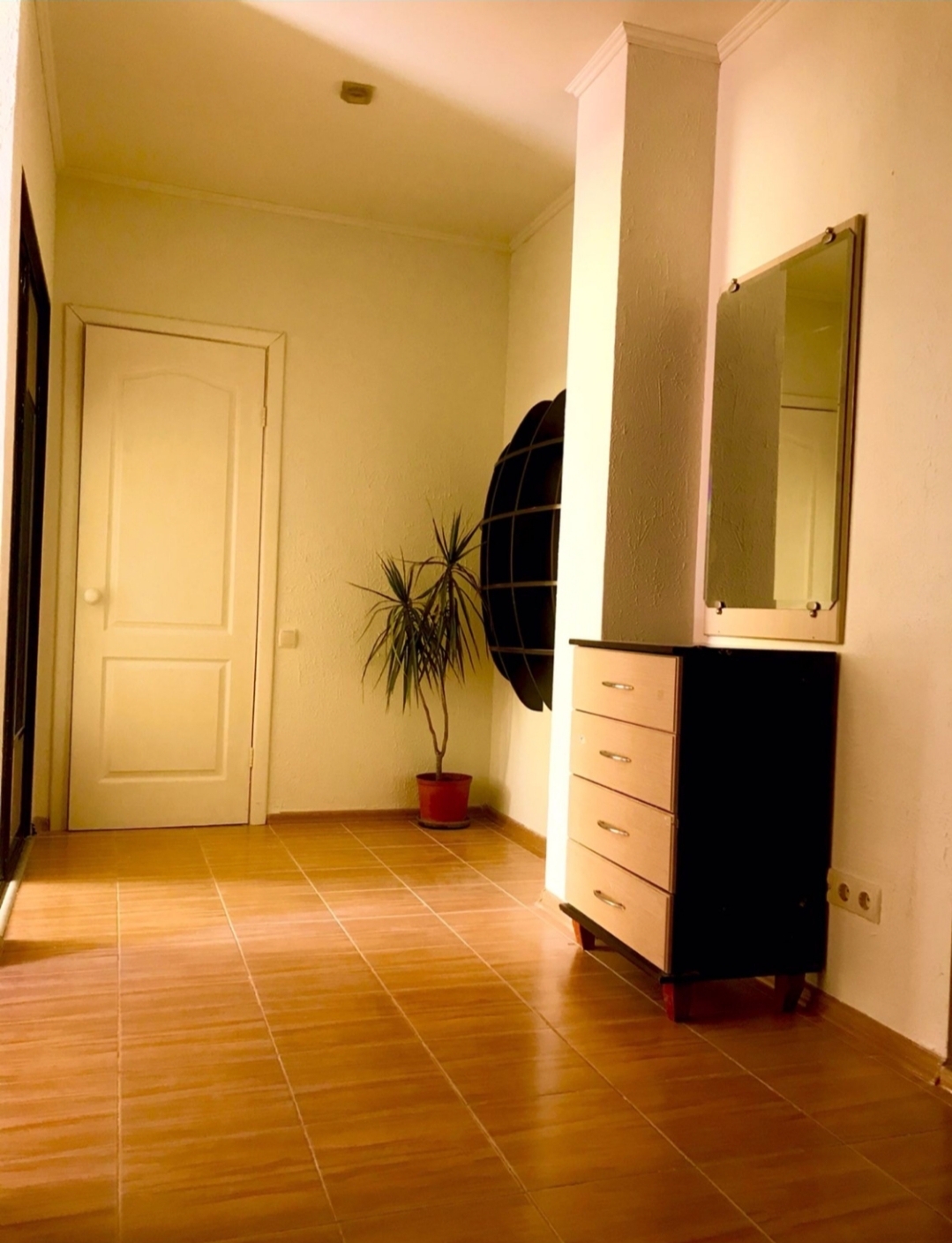 Квартира на Сахарова Академіка вул.