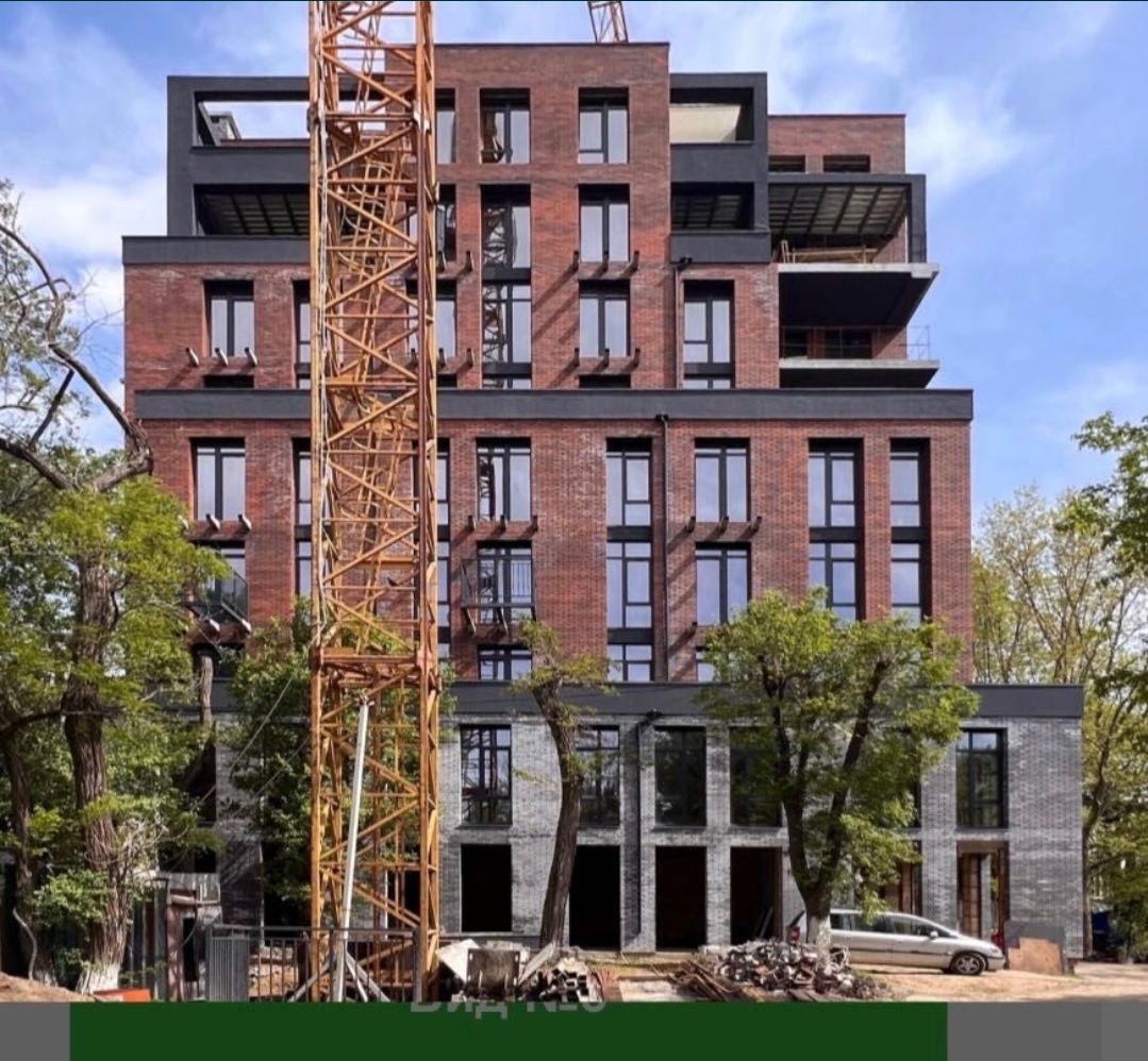 Квартира на Літературна вул.