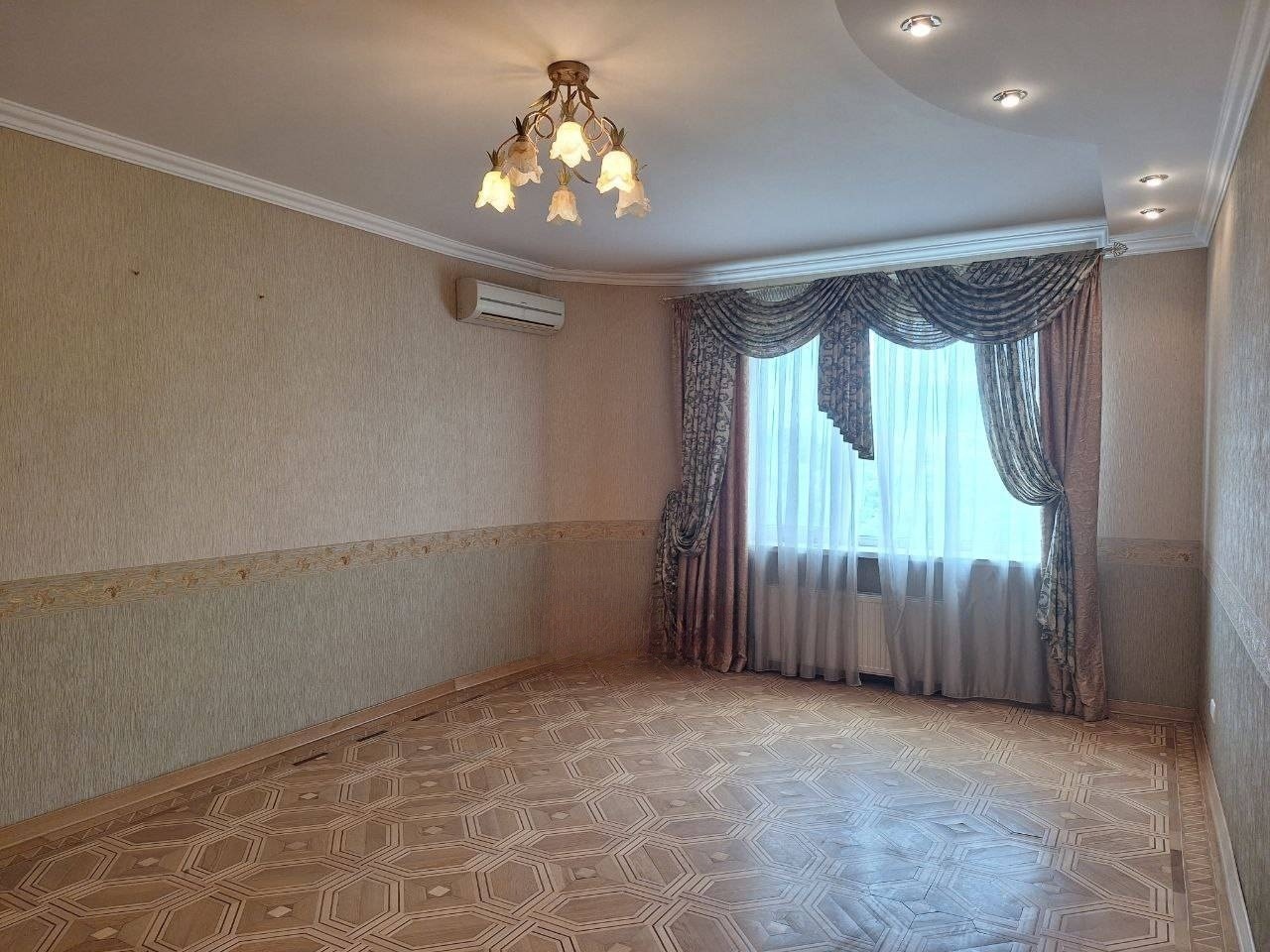 3 комнатная квартира на Новосельского ул