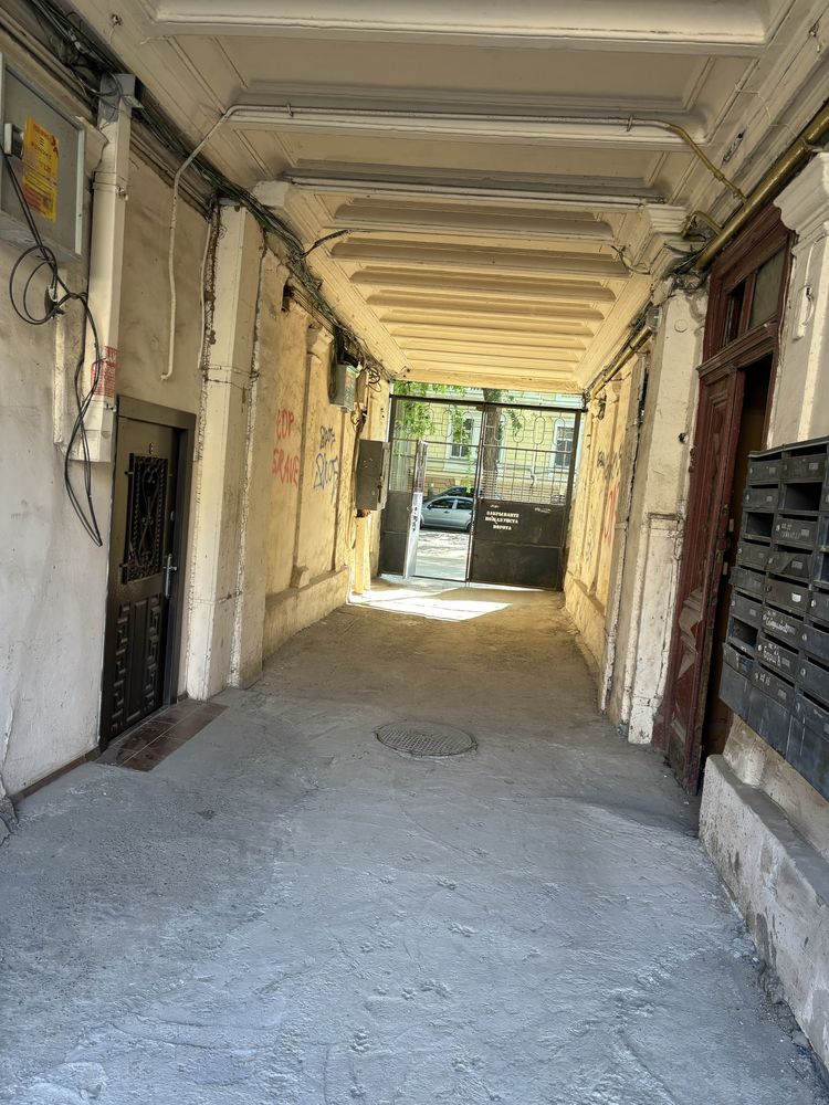 Квартира на Нежинская вул.