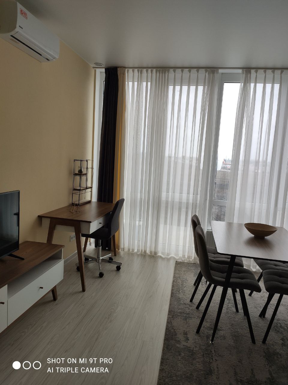 Продам квартиру на вул. Спрейса