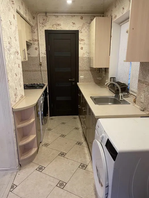 У продажу 2 кімнатна квартира біля парку Шевченка