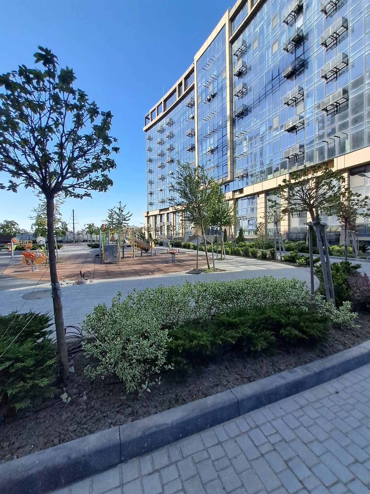 Продам 2 кімнатну квартиру на Дружби Народів вул.