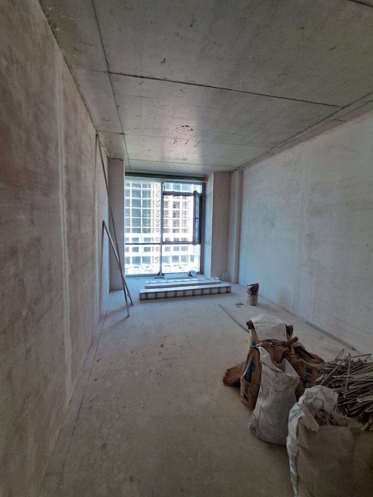 Продам 2 кімнатну квартиру на Дружби Народів вул.