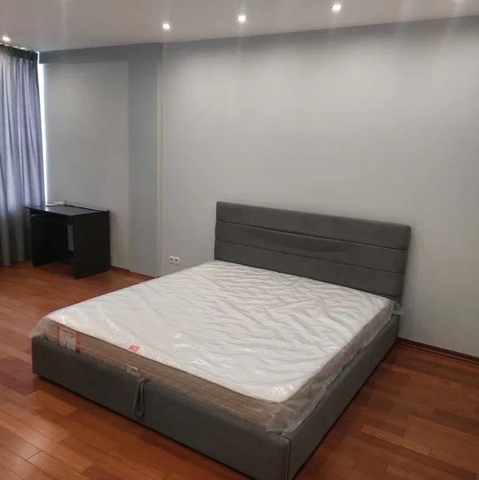 Квартира на  Бочарова Генерала ул.