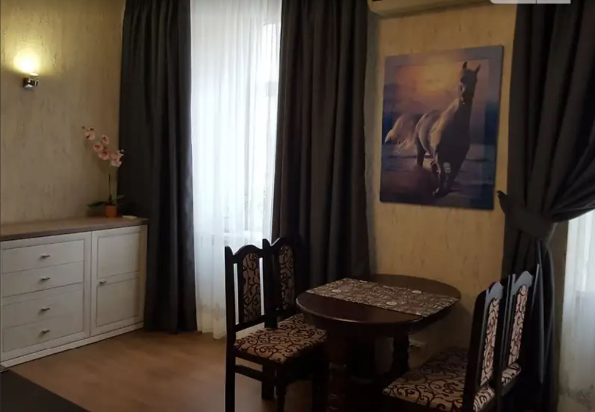 Двухкімнатна квартира на Канатній