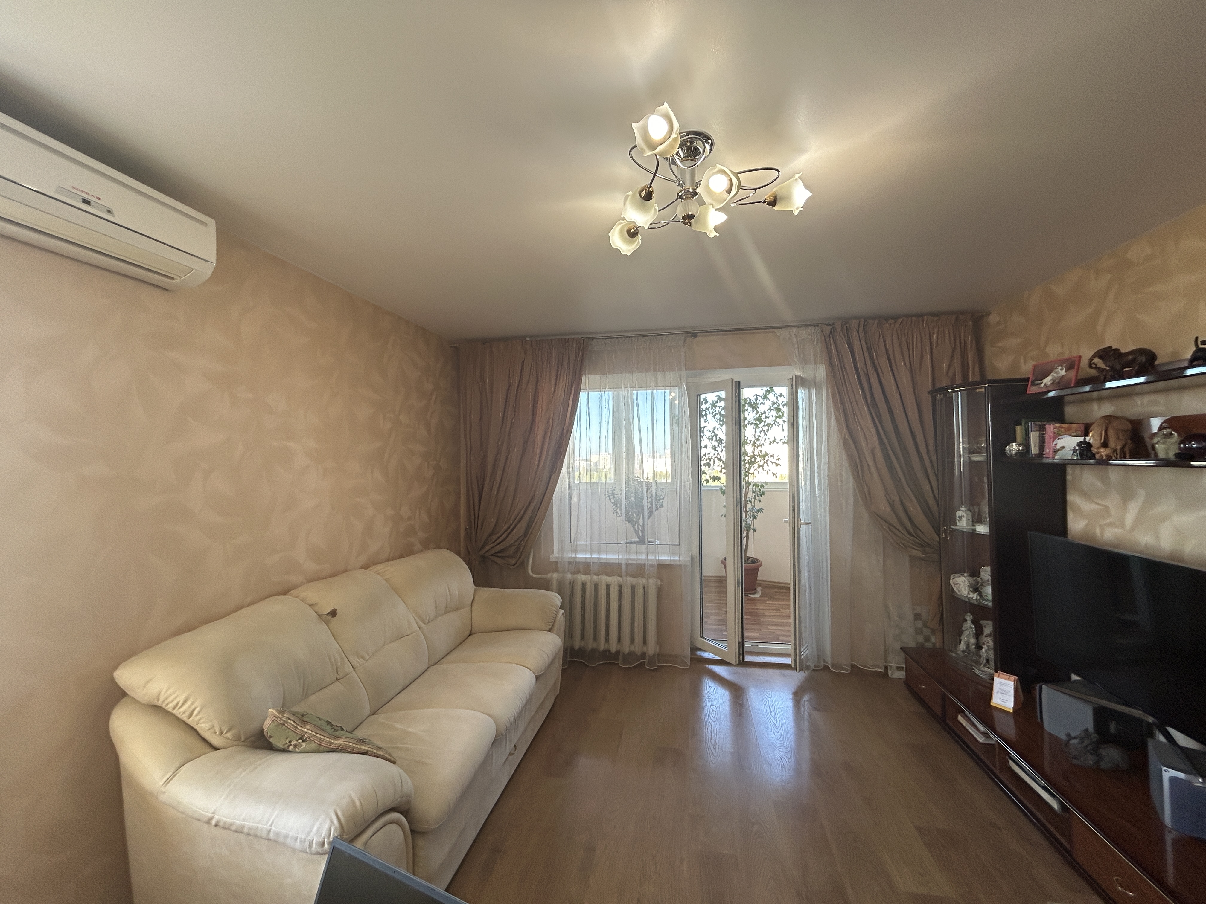 Квартира на Князя Я.Мудрого (Академіка Глушко) просп.